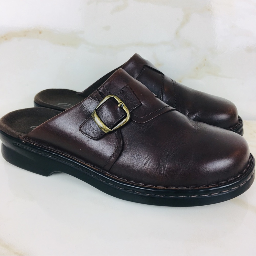 WOMENS CLARKS MULES / BROWN LEATHER/SIZE 8W